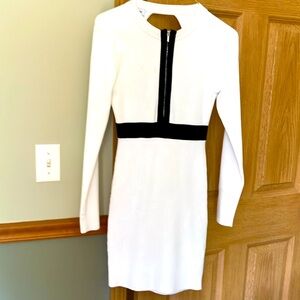 Stunning white dress with black accents, size xs nwot